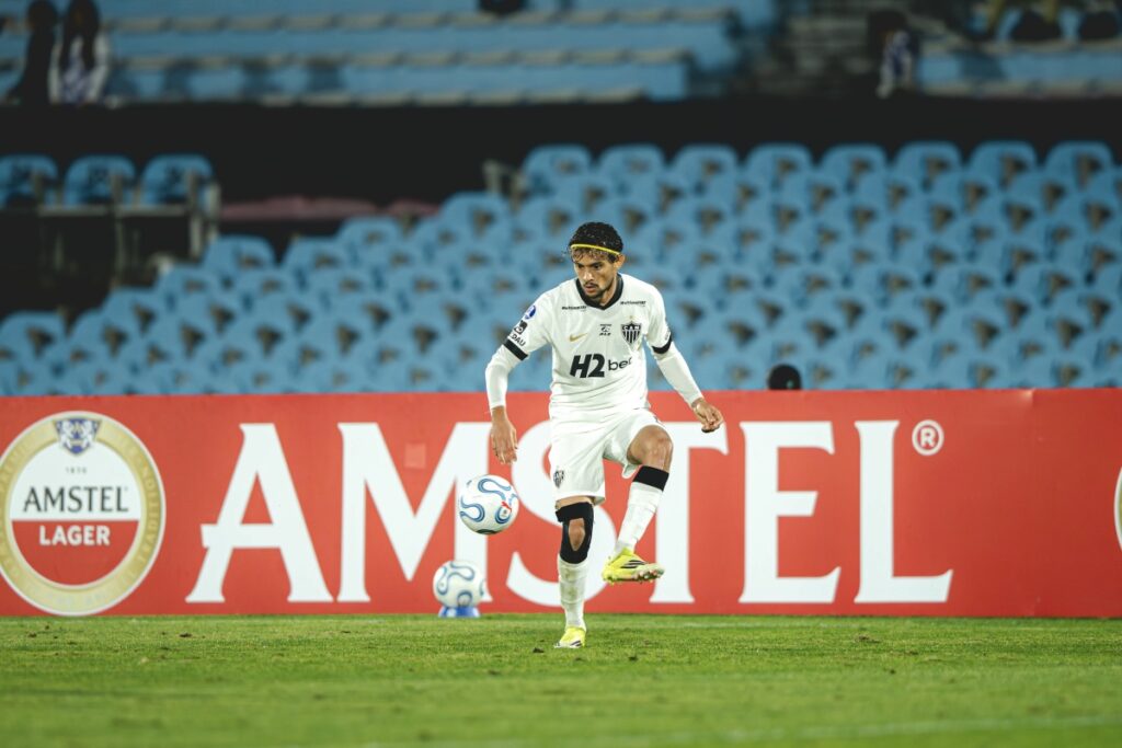 atletico-mg-confirma-lesao-de-gustavo-scarpa,-que-desfalca-a-equipe